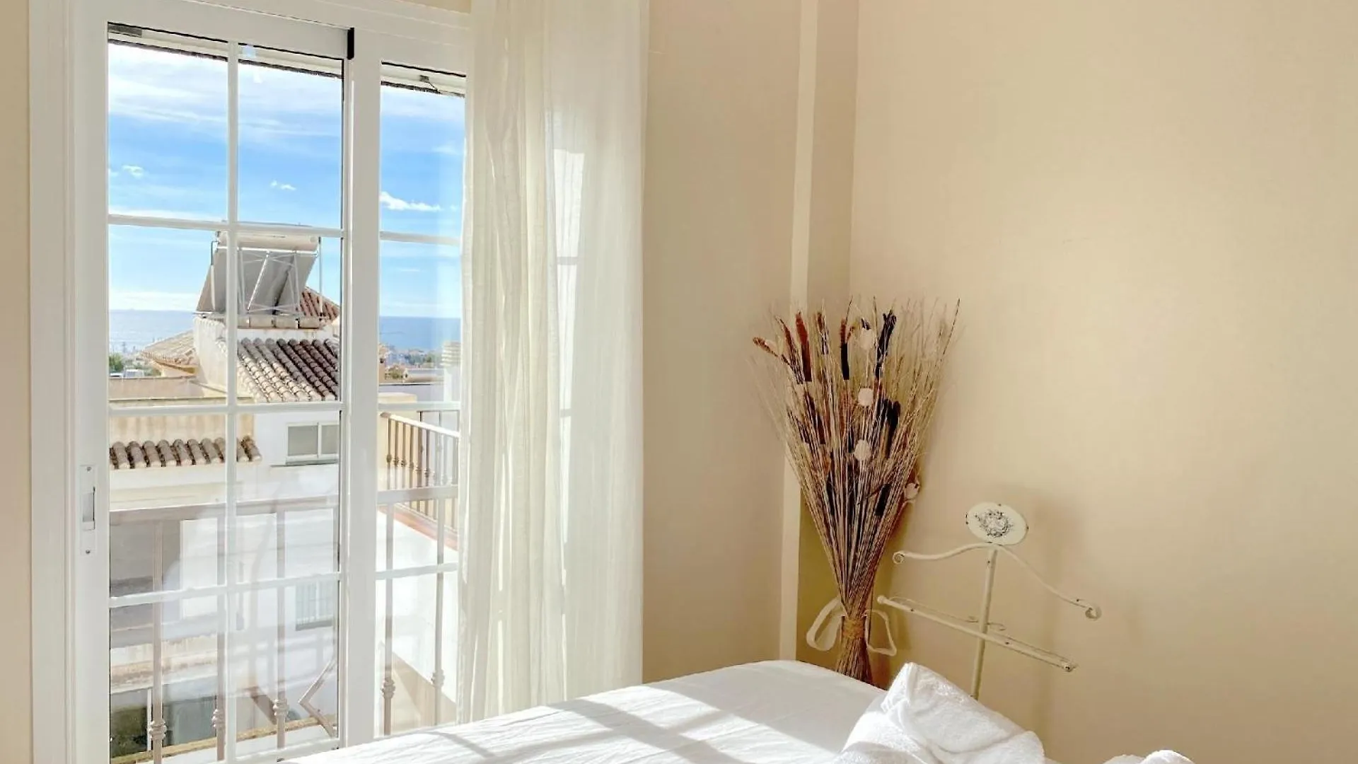 Ferienhaus Mit Privatpool Fuer 10 Personen Ca 240 Qm In Nerja, Andalusien Costa Del Sol Nerja